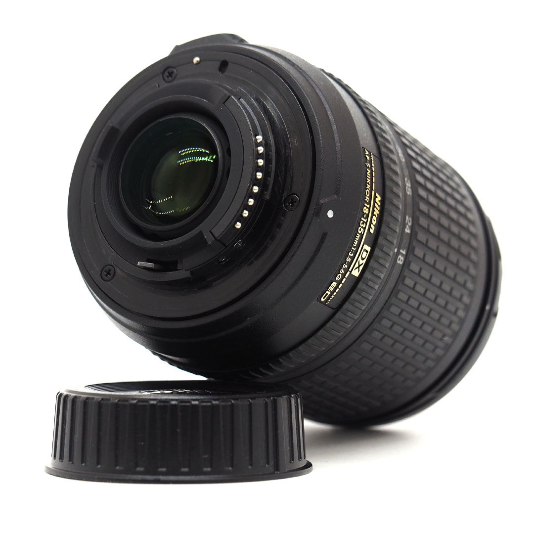 Купить Nikon 18-135mm f/3.5-5.6G ED AF-S DX (Б/У) в фотомагазине  цена, отзывы, характеристики