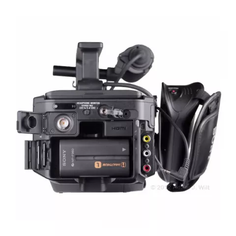 Видеокамера Sony NEX-FS700R/E Body
