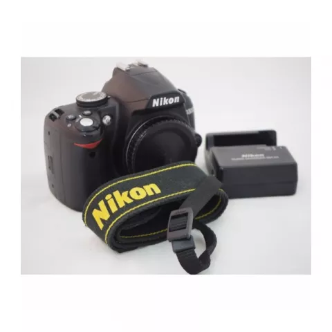 Nikon D3000 body (Б/У)