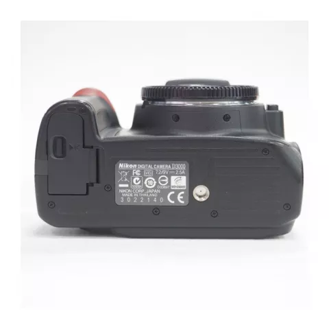 Nikon D3000 Kit 18-55mm f/3.5-5.6G AF-S VR DX Zoom-Nikkor (Б/У)