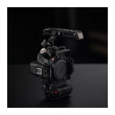 Tilta Клетка с рукояткой для камер Canon R5C черная (TA-T32-A-B)
