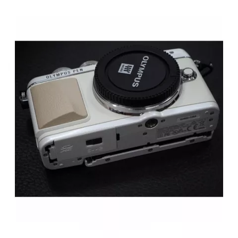 Olympus Pen E-PL7 Kit White M.Zuiko Digital 14-42 EZ (Б/У)