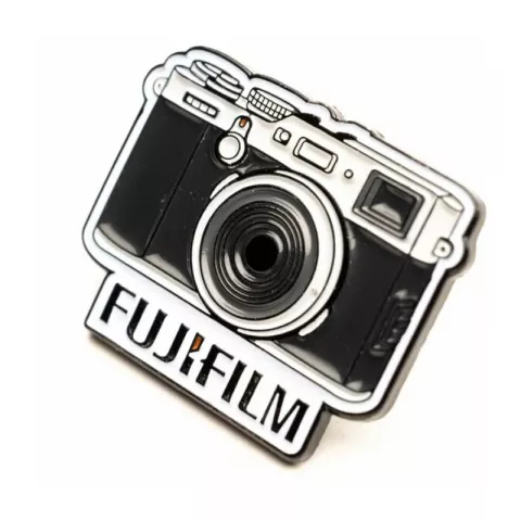 Брендированный значок Fujifilm с камерой X100