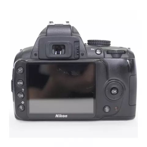 Nikon D3000 Kit 18-55mm f/3.5-5.6G AF-S VR DX Zoom-Nikkor (Б/У)