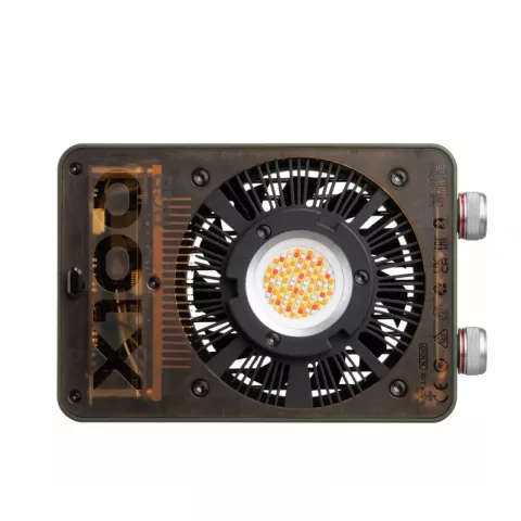 Осветитель Zhiyun MOLUS X100RGB COB Light