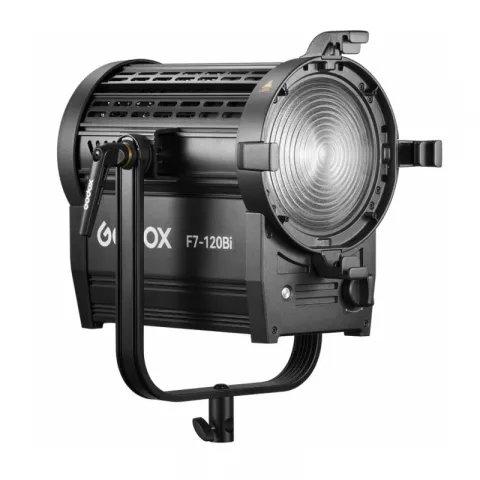 Осветитель светодиодный Godox F7-120Bi K2 с линзой Френеля