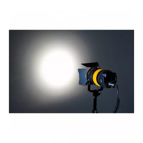 FST SPL-1200 Светодиодный осветитель