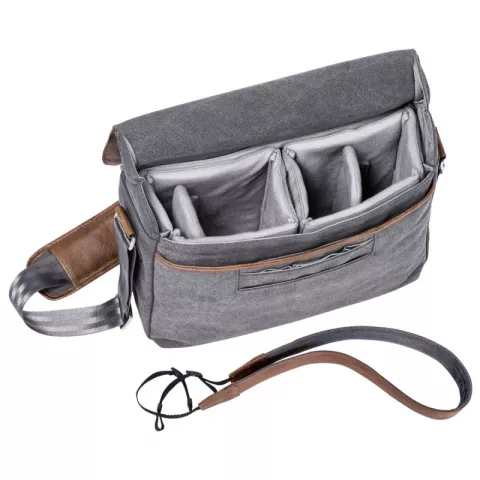 Сумка для фотоаппарата Olympus OM-D Messenger Bag в комплекте с кожаным ремнем