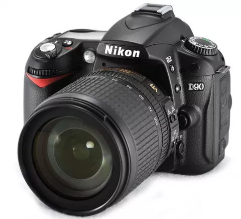Зеркальный фотоаппарат Nikon D90 Kit 18-200mm f/3.5-5.6 G ED AF-S DX VR II Zoom-Nikkor
