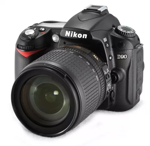 Зеркальный фотоаппарат Nikon D90 Kit 18-140 VR Nikkor