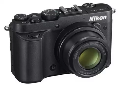Цифровая фотокамера Nikon Coolpix P7700