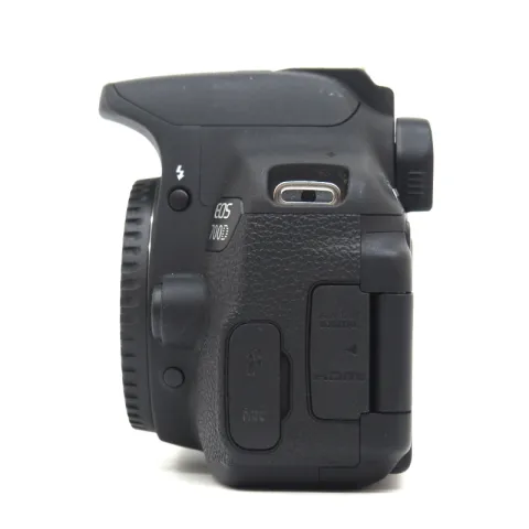 Canon EOS 700D Kit EF-S 18-55mm f/3.5-5.6 IS (Б/У)