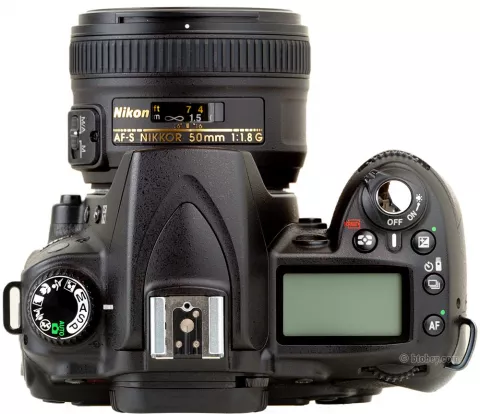 Зеркальный фотоаппарат Nikon D90 Kit 18-140 VR Nikkor