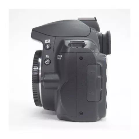 Nikon D3000 Kit 18-55mm f/3.5-5.6G AF-S VR DX Zoom-Nikkor (Б/У)