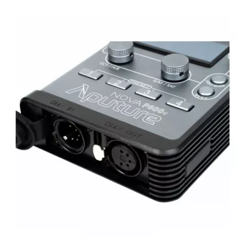Светодиодный осветитель Aputure Nova P600c kit набор с кейсом