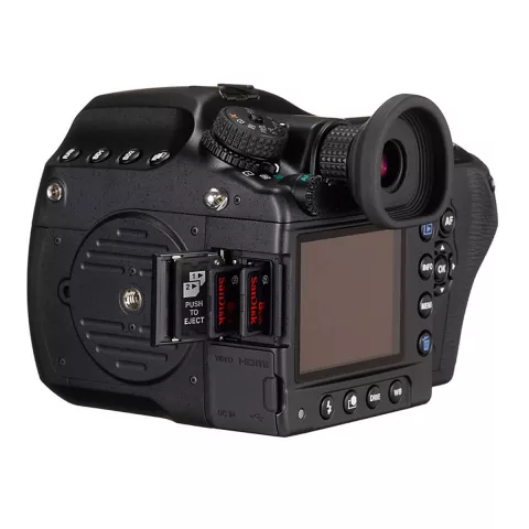 Зеркальный фотоаппарат Pentax 645D Body