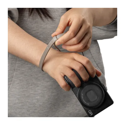 SmallRig 5682 Кожаный кистевой ремень для компактной камеры Quick Release Wrist Strap (Grey)